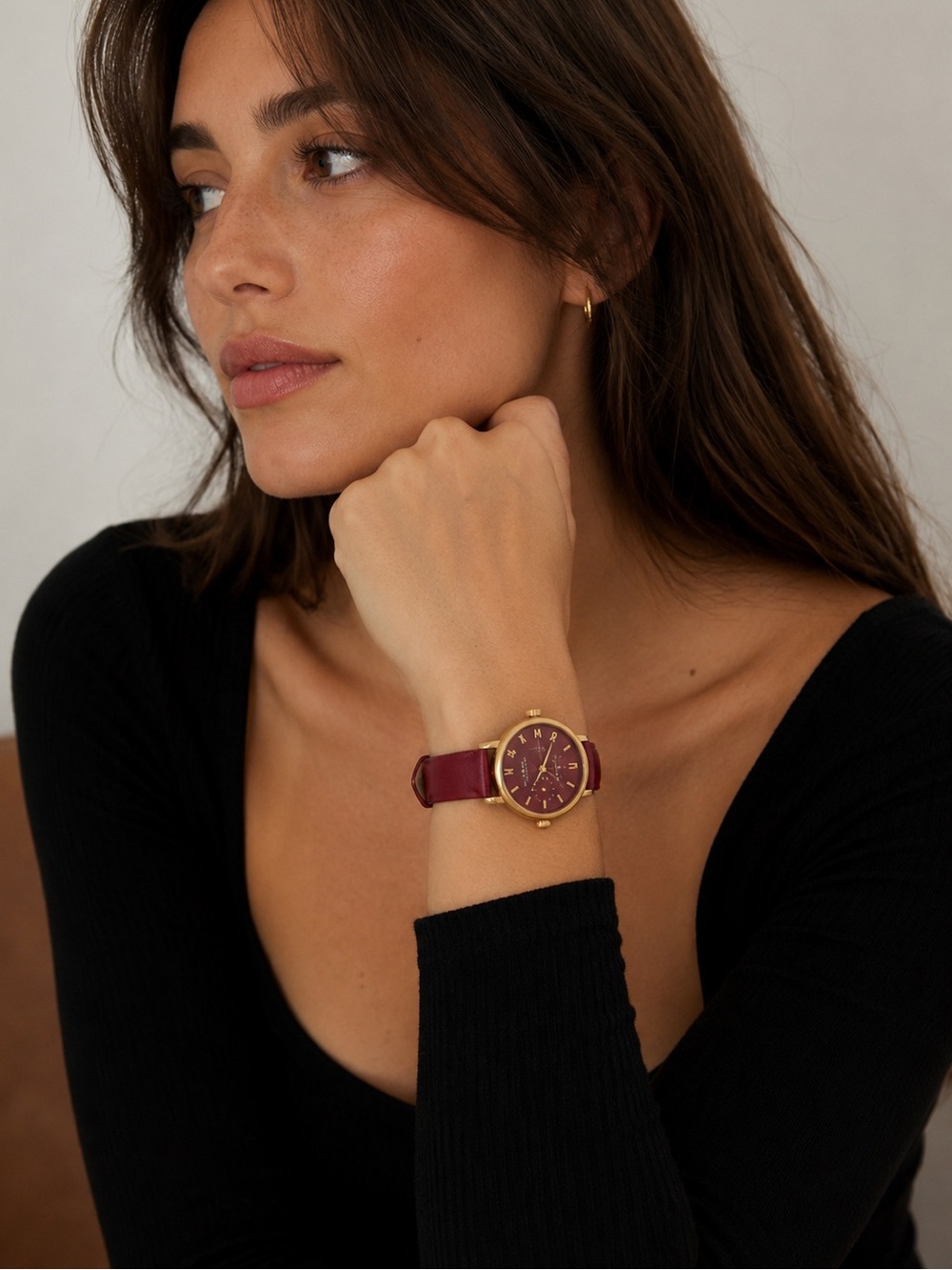 🔹 Marc Jacobs Burgundy Leather Watch